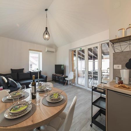 Apartment Fiora คาชเตลา ภายนอก รูปภาพ