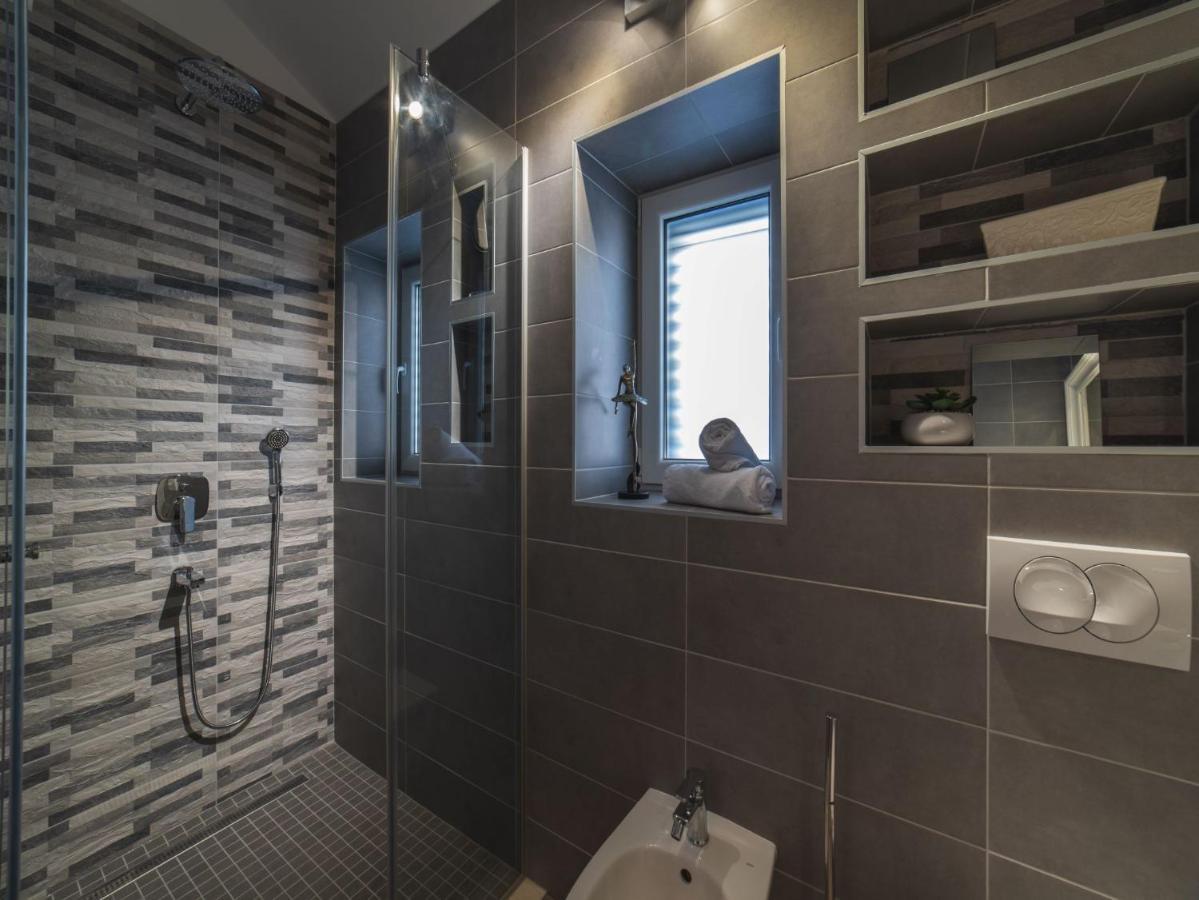 Apartment Fiora คาชเตลา ภายนอก รูปภาพ