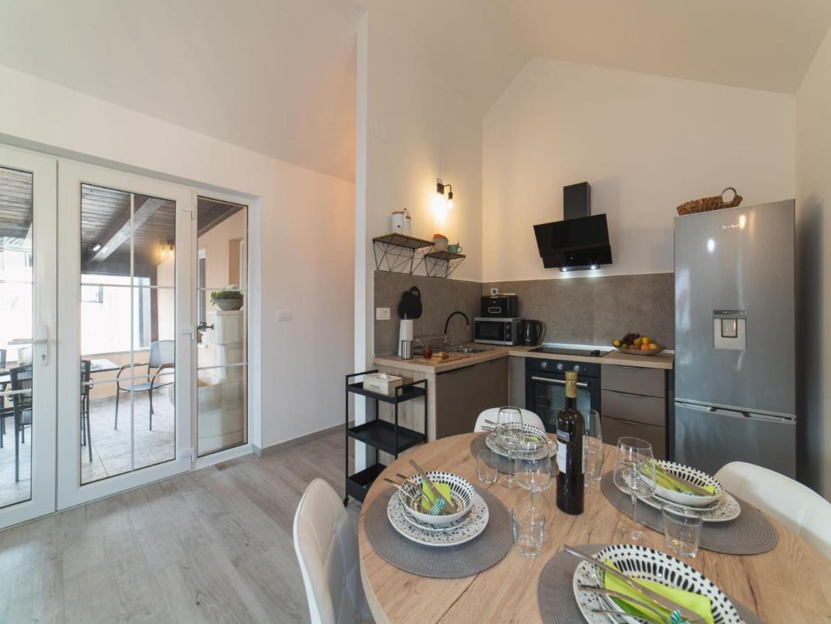 Apartment Fiora คาชเตลา ภายนอก รูปภาพ
