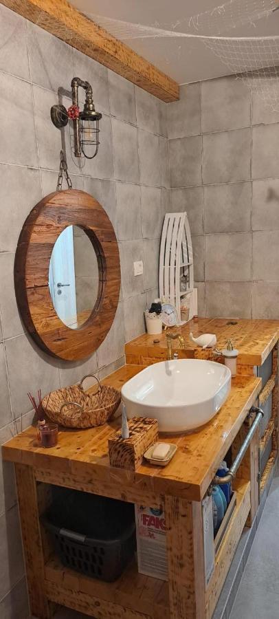 Apartment Fiora คาชเตลา ภายนอก รูปภาพ